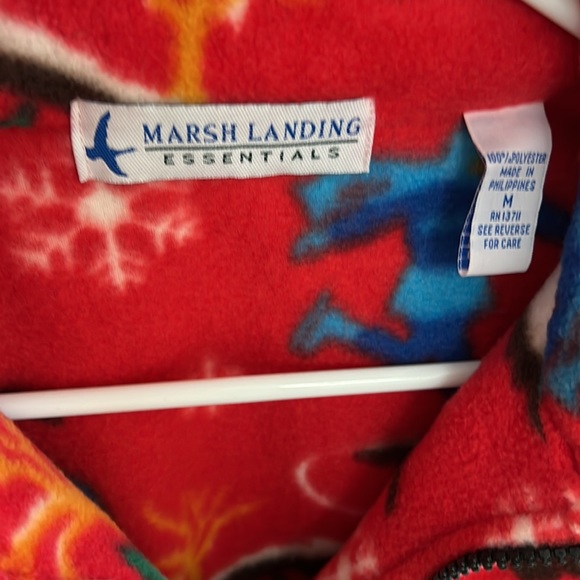 Red Winter Scenes Fleece - Picture 2 of 7